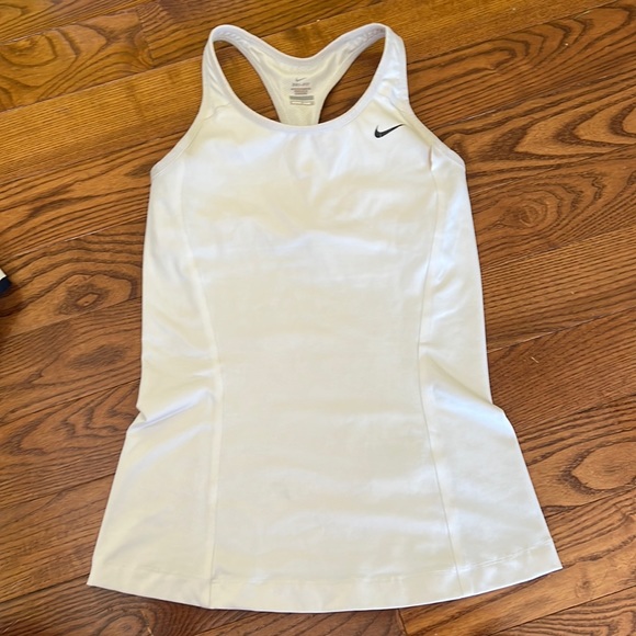 Nike Tops - Nike Dri-fit tank w/ built in bra